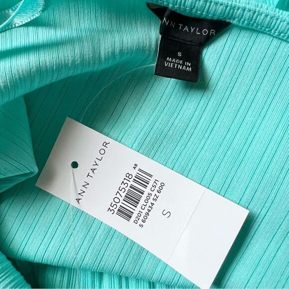 Ann Taylor ribbed knit halter top - Picture 2 of 8